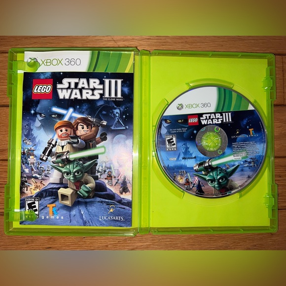 LEGO Star Wars III: The Clone Wars on Xbox 360 video game disc - Picture 2 of 3